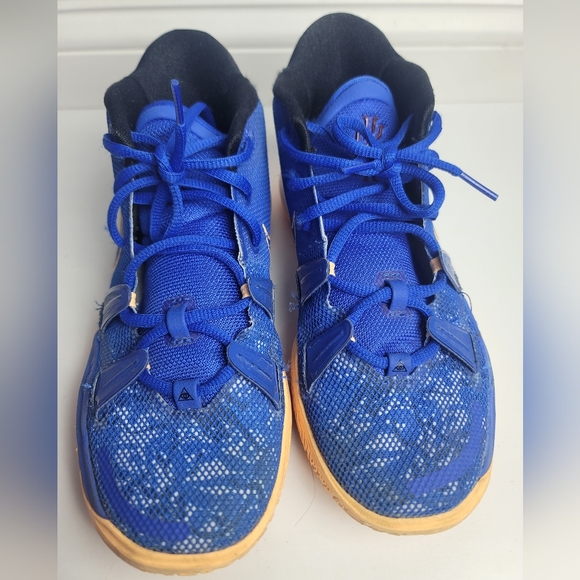 Nike Kyrie 7 Hyper Royal Unisex Sneaker - Picture 2 of 7